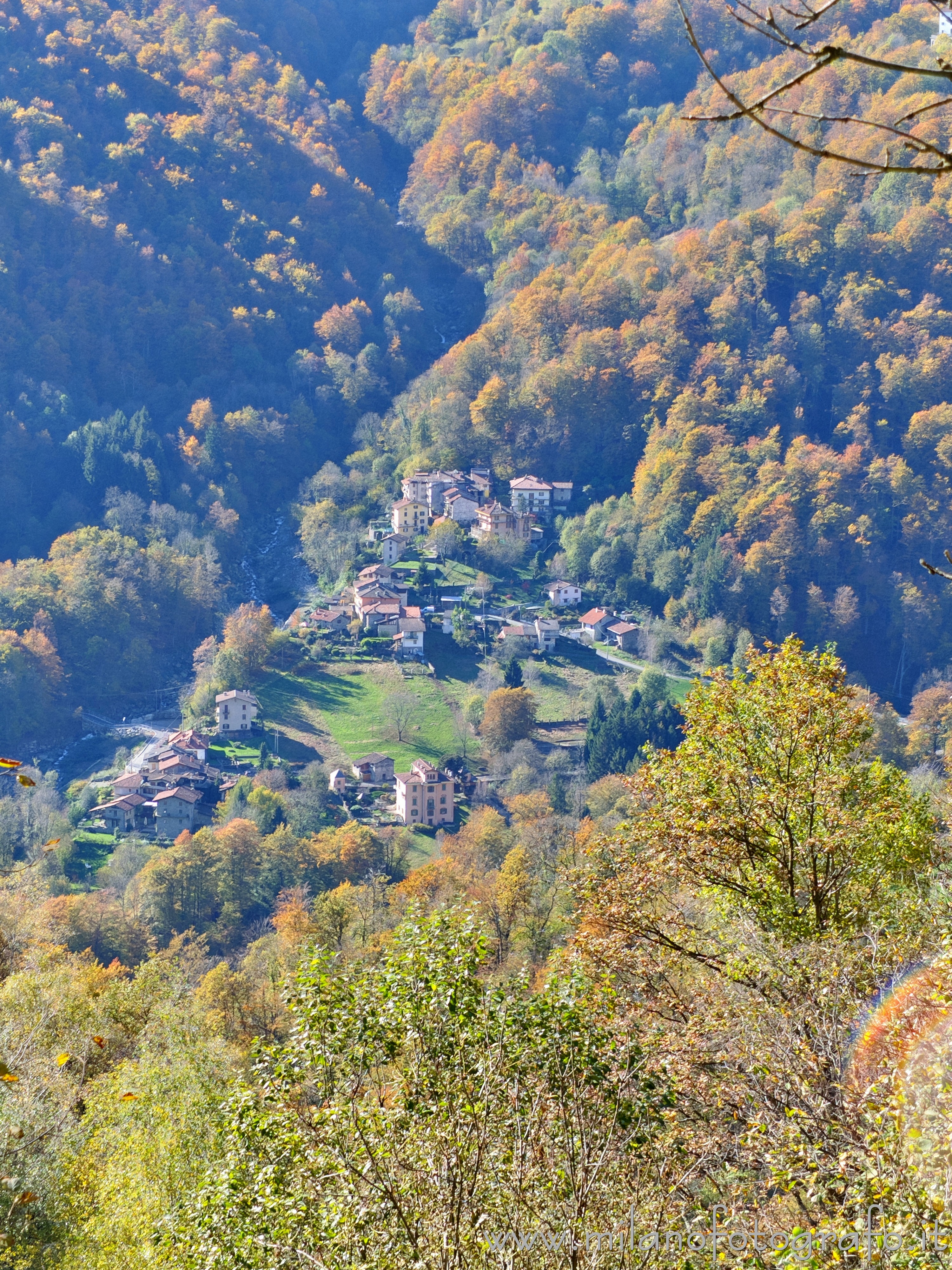 Campiglia Cervo (Biella) - La frazione Oretto di Campiglia Cervo vista dalla Panoramica Zegna